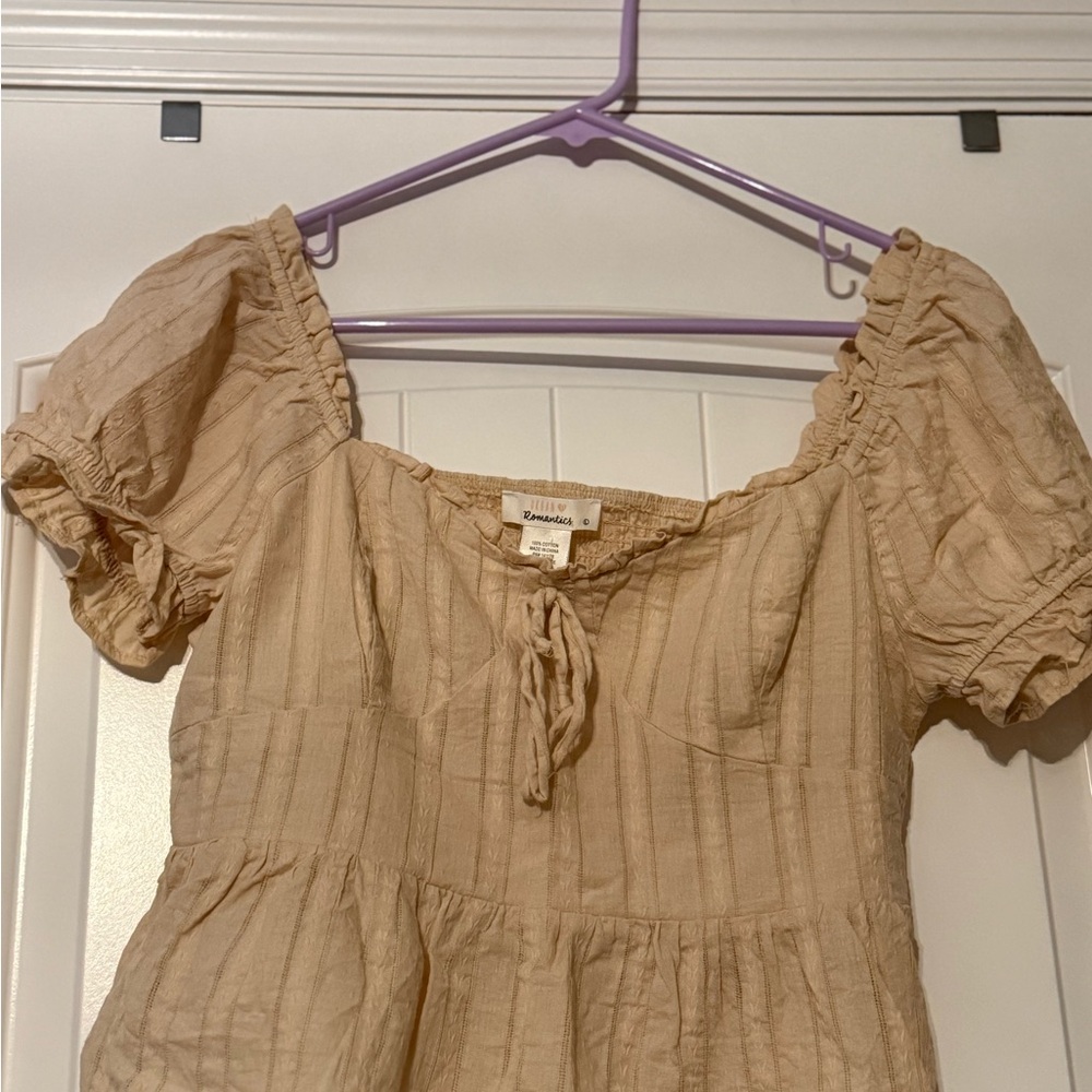 NWOT Urban romantics Cream Textured Top